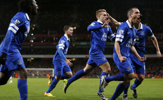 长三角轮滑球选手杭州上演“跨年对决”