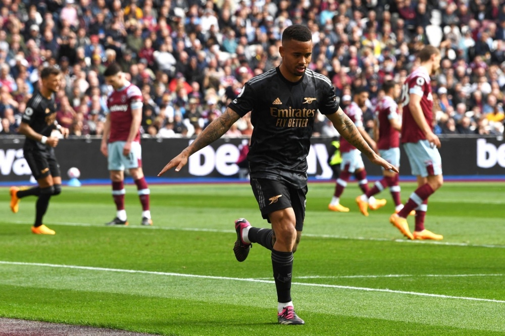 前场压迫在 前场压迫在